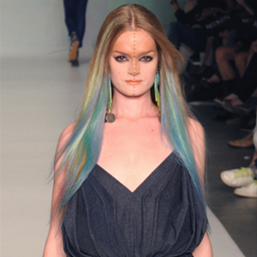 Daryl van Wouw – Amsterdam International Fashion Week S/S 2011 Daryl van Wouw – Amsterdam International Fashion Week S/S 2011