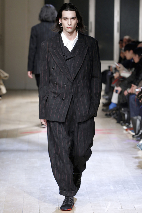 Yohji Yamamoto - Automne Hiver 2011-2012