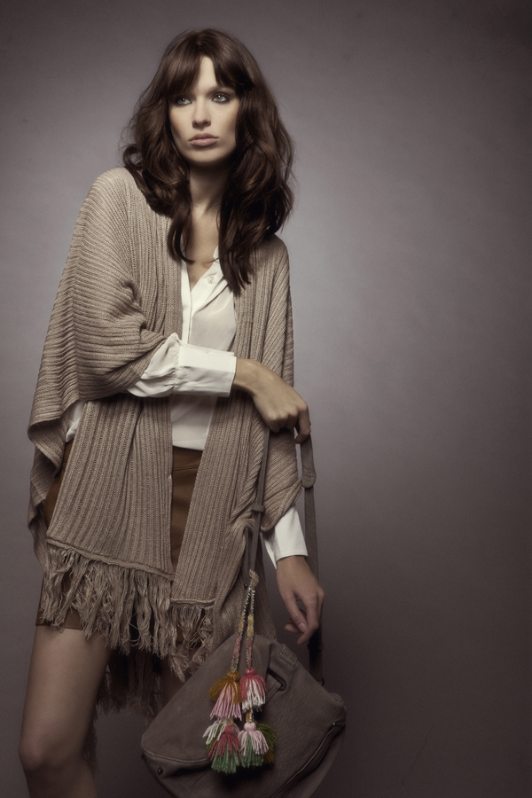 Mon Showroom - Cape BY MONSHOWROOM / Short chemise SEE BY CHLOE / Sac ANTIK BATIK