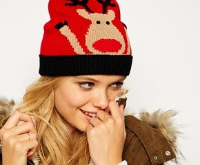 ASOS - Bonnet de Noël motif renne à pompon